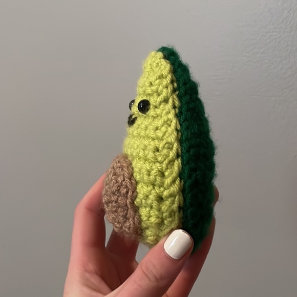 crochet avacado plushie amigurumi - Picture 3 of 3